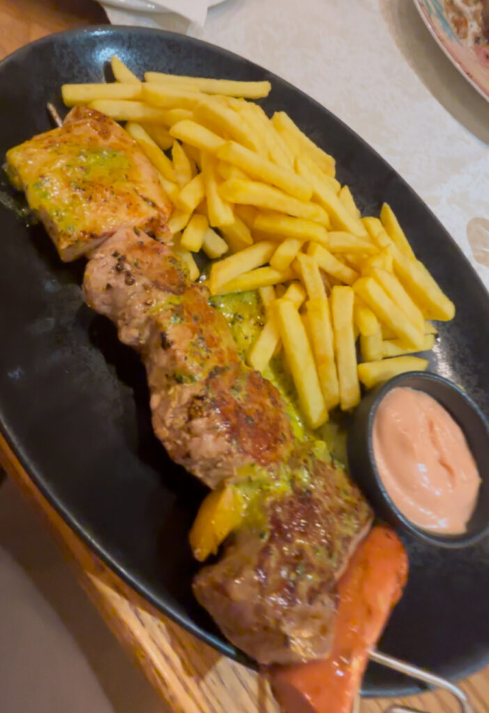 Weidachstube Neuner restaurant review dog