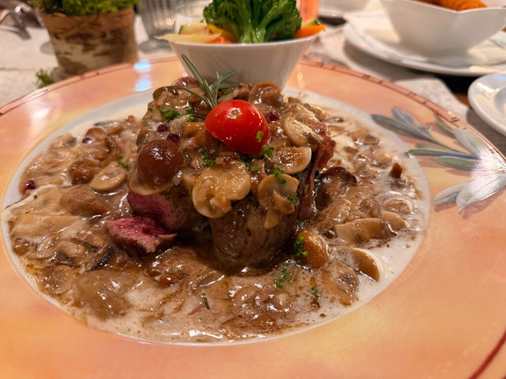 Weidachstube Neuner restaurant review dog